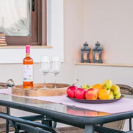 Kyma Luxury Anevato